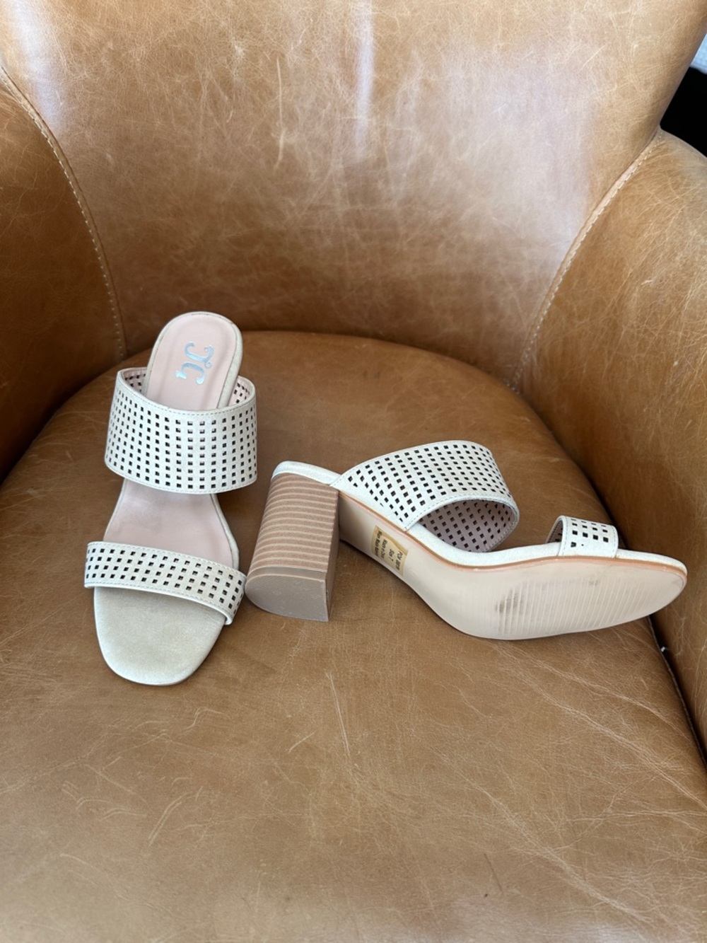 Perforated Two-Band Block Heel Mules in Light Beige – Women's